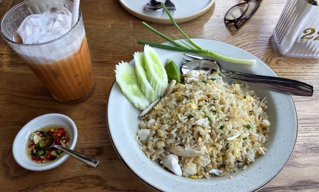 Crab fried rice with Thai milk tea